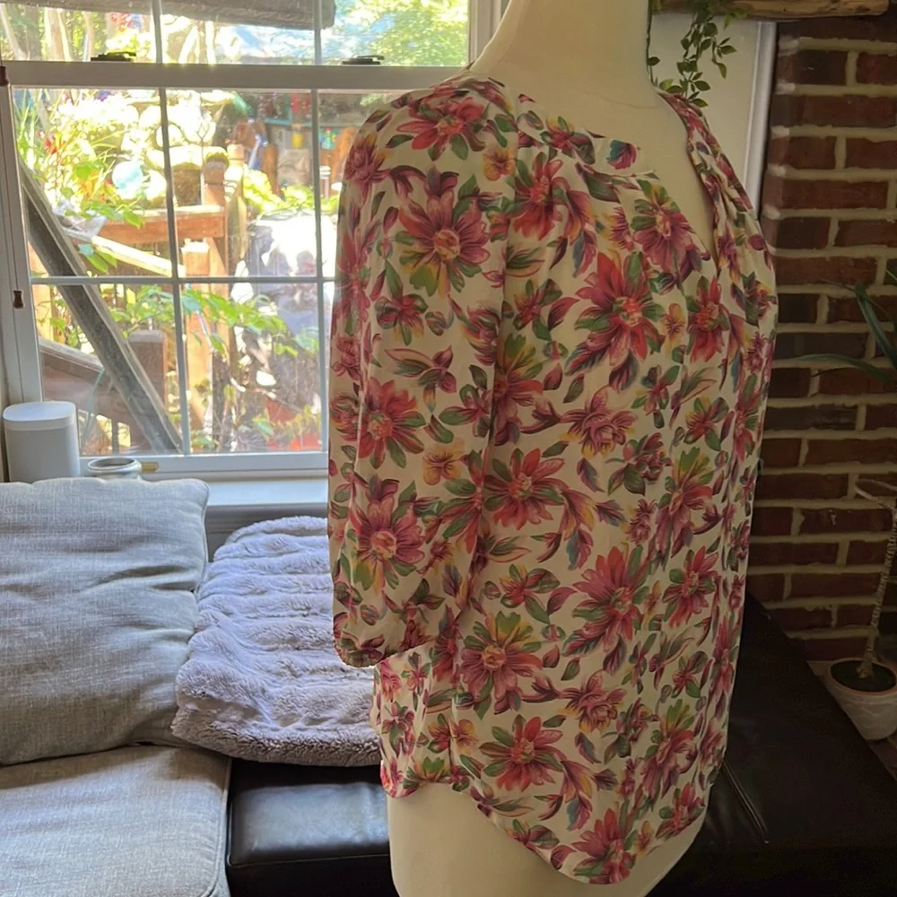 Only worn once get ready for summer three-quarter length arm’s tunic - Picture 2 of 4